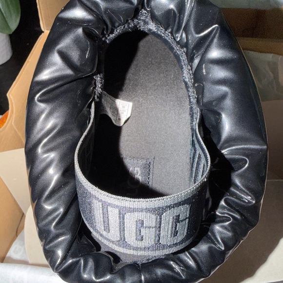 UGG SLIPPERS, Spacesliders, size 8 women - Picture 6 of 8